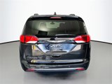 Used 2017 Chrysler Pacifica Touring-L image 6