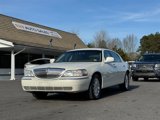 Used 2006 Lincoln Town Car Signature image 2