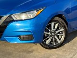 Used 2022 Nissan Versa SV image 3