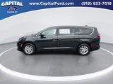 Used 2023 Chrysler Voyager LX image 5