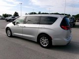 Used 2024 Chrysler Pacifica Touring-L image 3