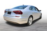 Used 2018 Volkswagen Passat 2.0T SE image 3