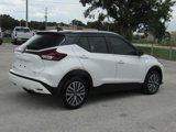 Used 2021 Nissan Kicks SV image 3
