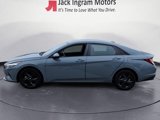 Used 2022 Hyundai Elantra SEL image 2