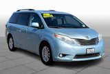 Used 2017 Toyota Sienna XLE image 2