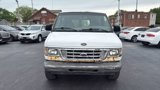 Used 2001 Ford E-250 and Econoline 250 image 2