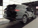 Used 2022 Toyota Highlander XLE image 2