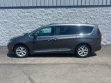 Used 2017 Chrysler Pacifica Touring-L w/ Tire & Wheel Group image 1