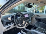 Used 2023 Chrysler Pacifica Touring-L image 5