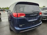 Used 2017 Chrysler Pacifica Limited image 4