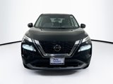Used 2021 Nissan Rogue SV image 2