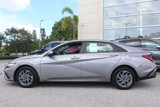 Used 2025 Hyundai Elantra Blue image 2
