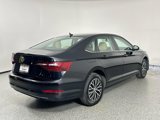 Used 2021 Volkswagen Jetta SE w/ SE Cold Weather Package image 4