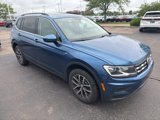 Used 2019 Volkswagen Tiguan SE w/ Panoramic Sunroof Package image 2