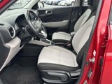 Used 2023 Hyundai Venue SEL image 4