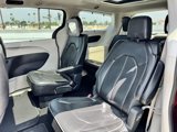 Used 2018 Chrysler Pacifica Limited image 4