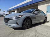 Used 2022 Hyundai Elantra SEL w/ Cargo Package image 2