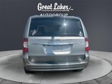Used 2013 Chrysler Town & Country Touring image 4