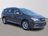 Used 2021 Chrysler Pacifica Limited image 3