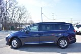 Used 2017 Chrysler Pacifica Touring-L image 3