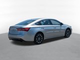 Used 2016 Toyota Avalon XLE image 3
