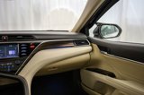 Used 2018 Toyota Camry XLE image 5