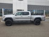 Used 2022 Toyota Tacoma TRD Off-Road image 2