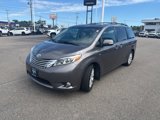Used 2017 Toyota Sienna AWD image 3
