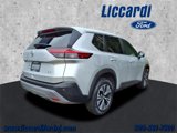 Used 2023 Nissan Rogue SV image 2