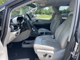 Used 2018 Chrysler Pacifica Touring-L image 3