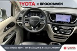 Used 2023 Chrysler Pacifica Touring-L image 5