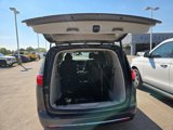 Used 2019 Chrysler Pacifica Touring-L image 5