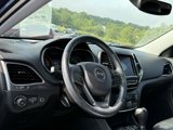 Used 2019 Jeep Cherokee Limited image 2