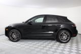 Certified 2025 Porsche Macan image 2
