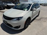 Used 2020 Chrysler Pacifica Touring-L Plus image 2