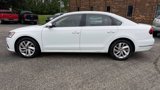 Used 2018 Volkswagen Passat 2.0T SE image 2