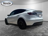 Used 2022 Tesla Model Y Long Range image 3