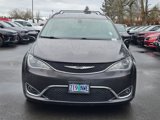 Used 2017 Chrysler Pacifica Touring-L image 2
