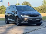 Used 2017 Chrysler Pacifica Limited w/ UConnect Theater Package image 3