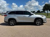Certified 2019 Toyota Highlander LE image 5