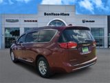 Used 2020 Chrysler Pacifica Touring-L image 6