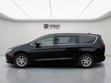 Used 2022 Chrysler Voyager LX image 4
