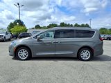 Used 2020 Chrysler Pacifica Touring-L image 2