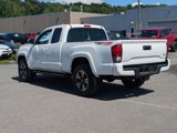 Used 2018 Toyota Tacoma TRD Sport image 4