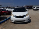 Used 2012 Toyota Sienna LE image 2