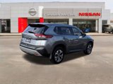 Used 2021 Nissan Rogue SV image 3