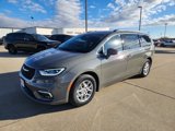 New 2022 Chrysler Pacifica Touring-L image 3