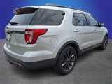 Used 2017 Ford Explorer XLT w/ Equipment Group 202A image 5