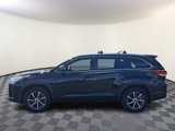 Used 2017 Toyota Highlander XLE image 4