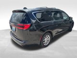 Used 2021 Chrysler Pacifica Touring-L image 4